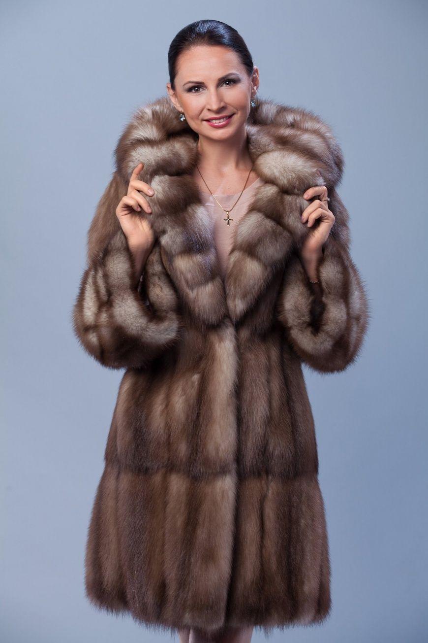 Шуба из куницы с капюшоном фото