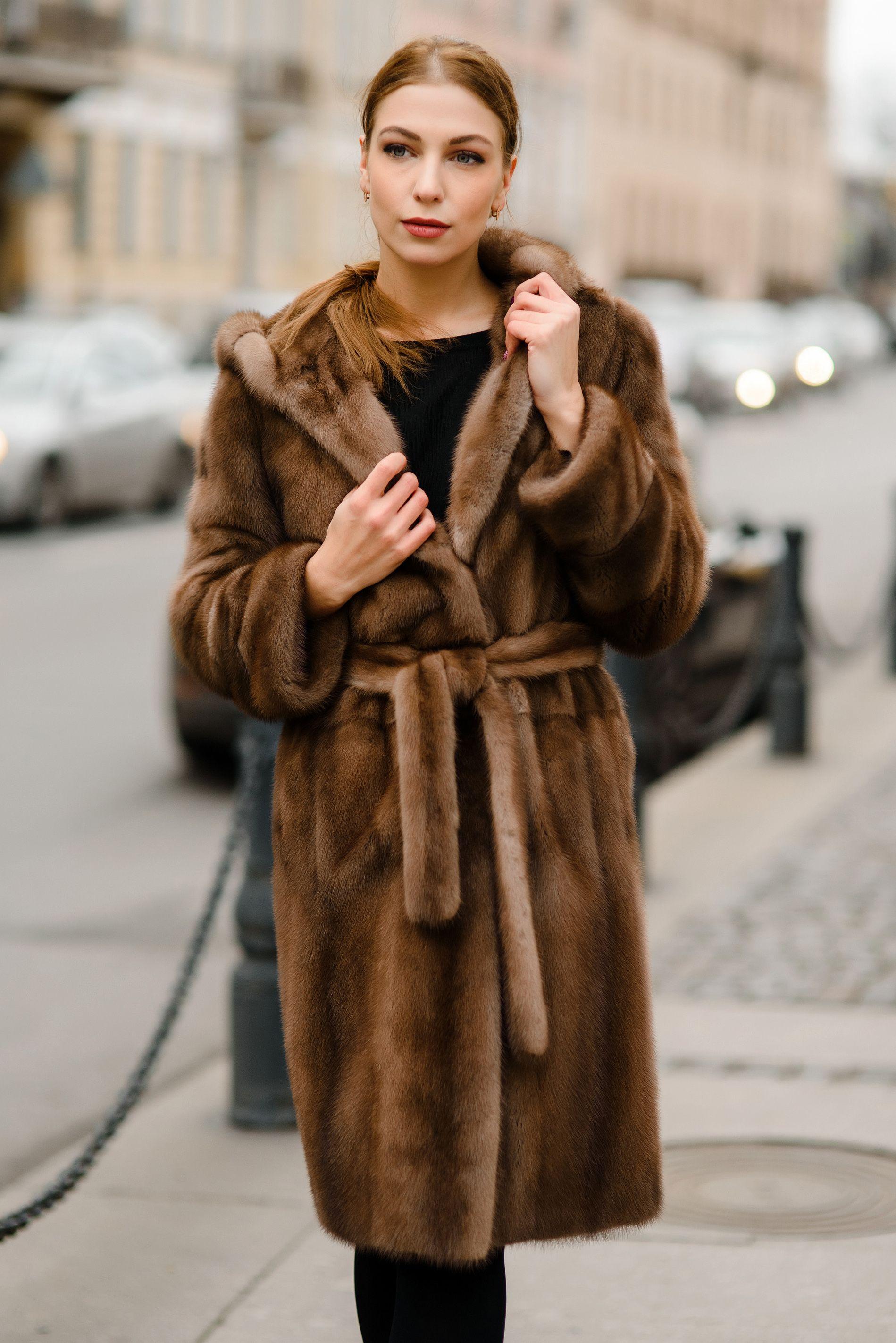 Норковая шуба с капюшоном фото