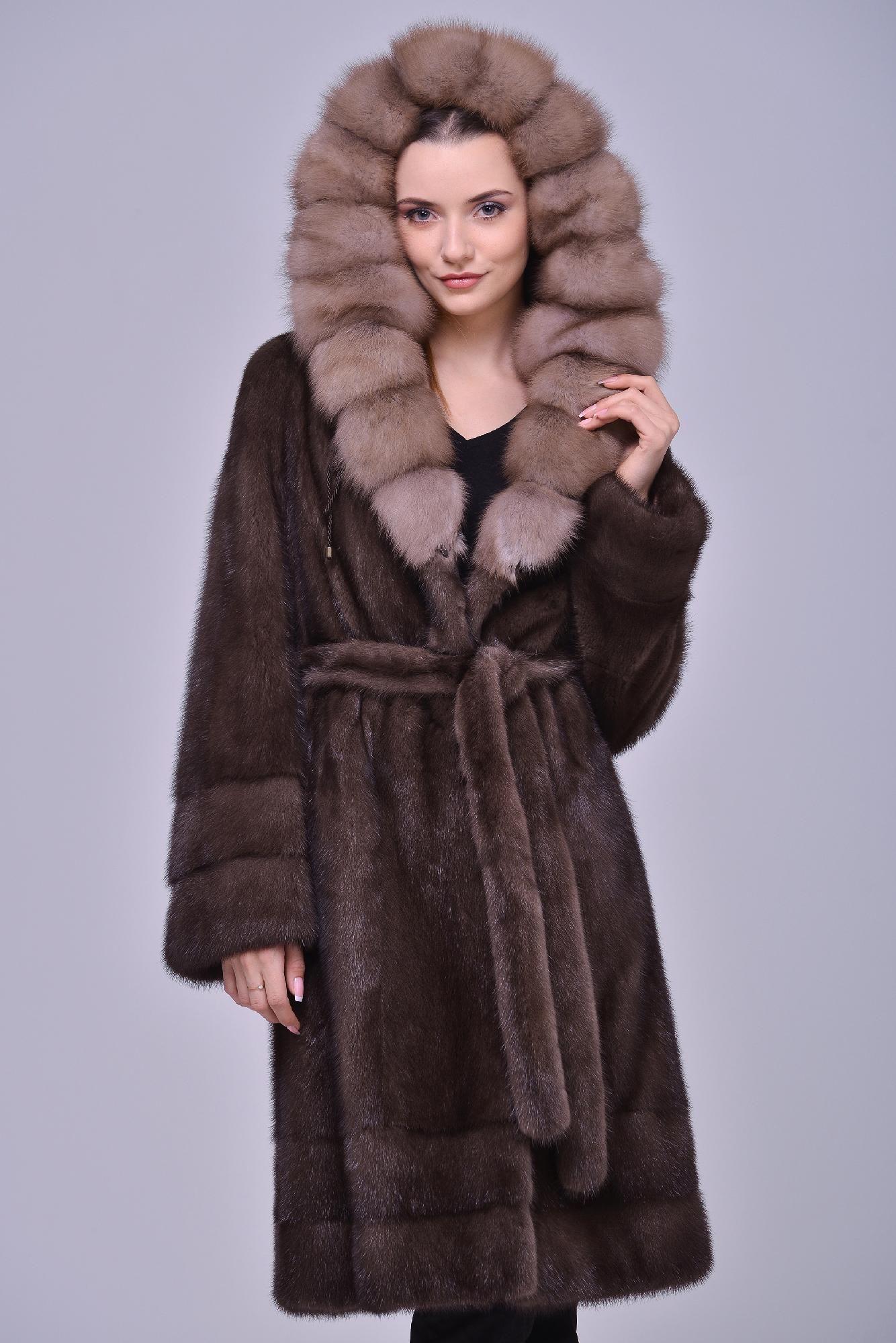 Норковая шуба с капюшоном из куницы фото
