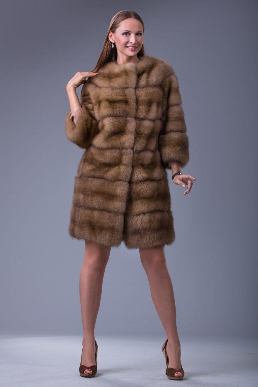 Пальто из меха куницы фото