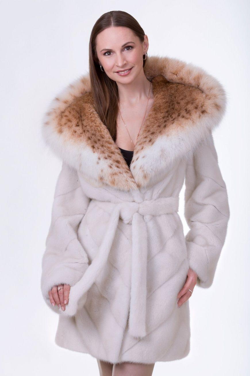 Норковая шуба с капюшоном из рыси фото