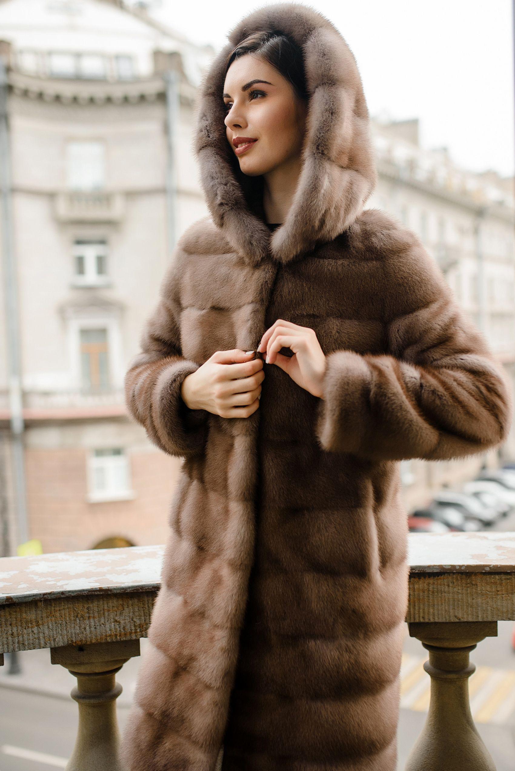 Норковая шуба с капюшоном фото